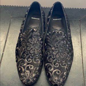NWT Magnanni leather embroidered loafers